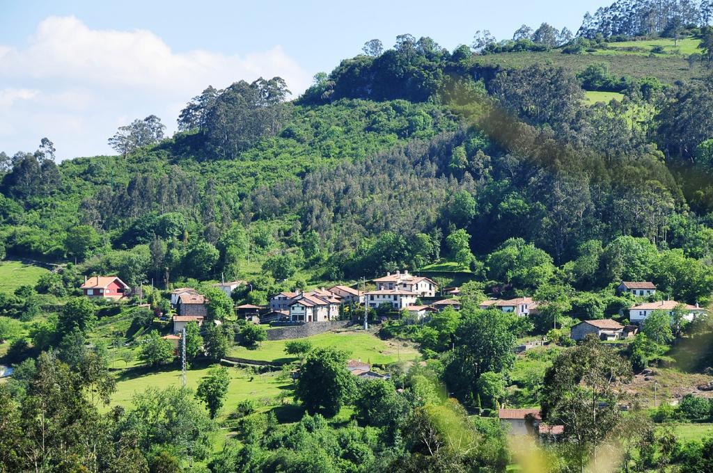 Pensjonat Casa Rural Llugaron I Miravalles Zewnętrze zdjęcie