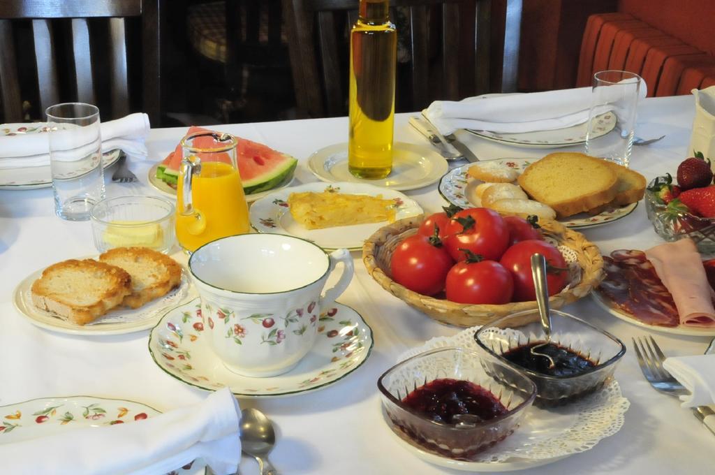 Pensjonat Casa Rural Llugaron I Miravalles Zewnętrze zdjęcie