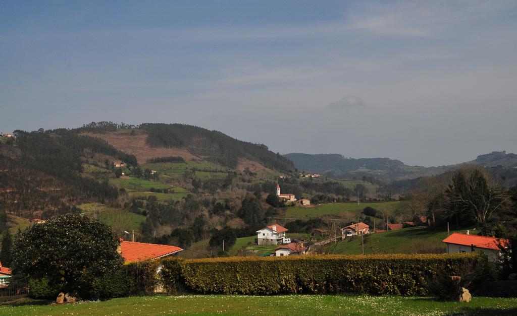 Pensjonat Casa Rural Llugaron I Miravalles Zewnętrze zdjęcie