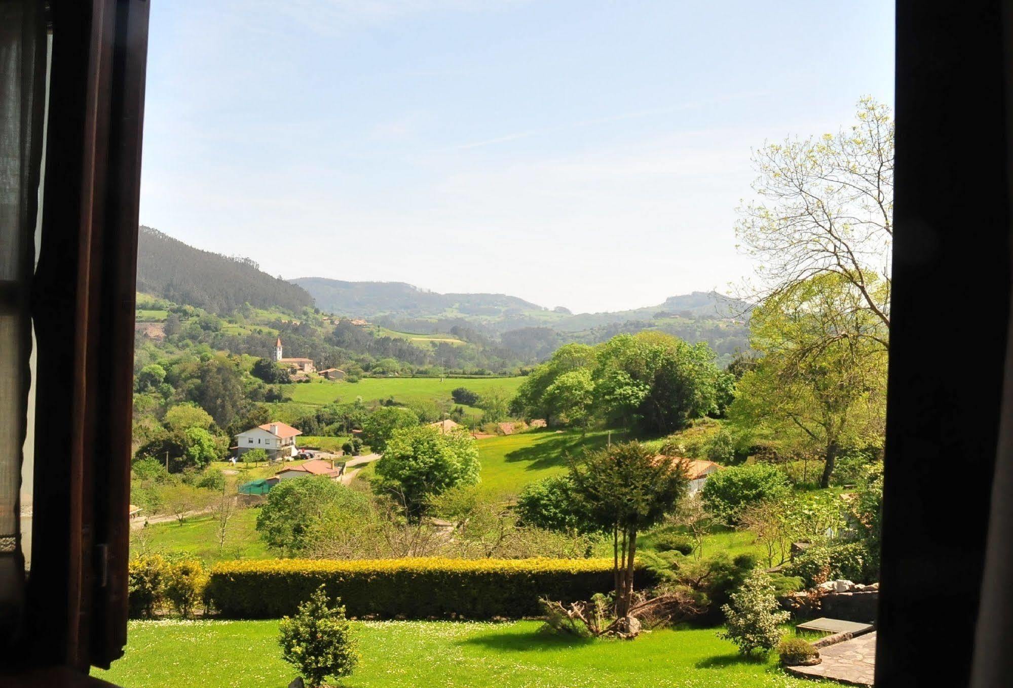 Pensjonat Casa Rural Llugaron I Miravalles Zewnętrze zdjęcie